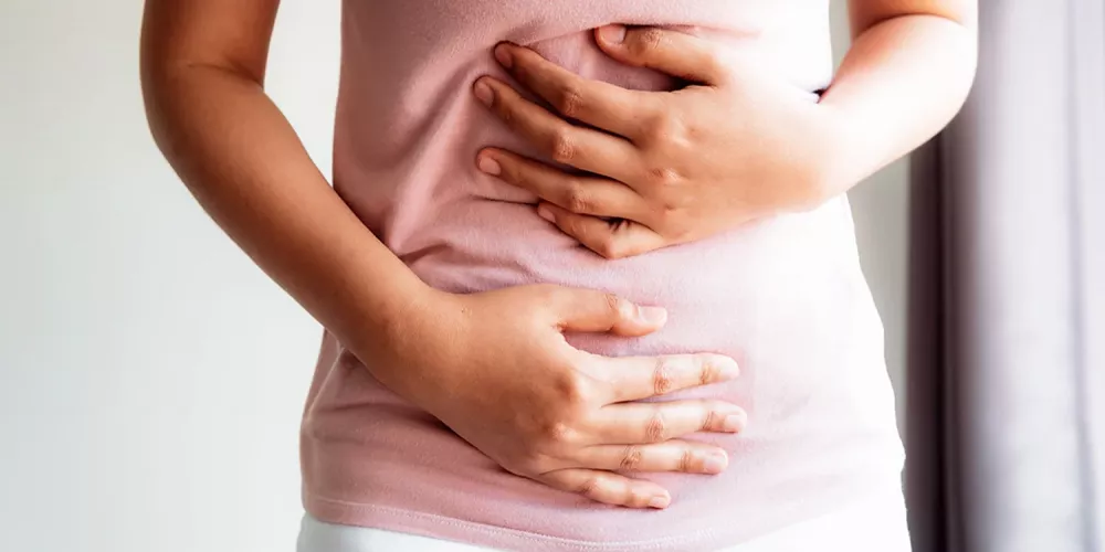 أعراض التهاب القولون العصبي عند النساء وأسبابه